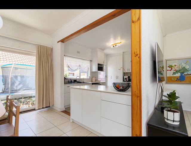 3 BEDROOM FREESTANDING FOR SALE IN MILNERTON CENTRAL
